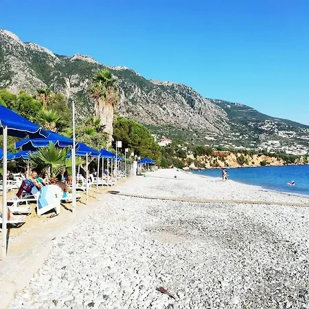 Prázdninový dům Barreira Beachfront 1 *